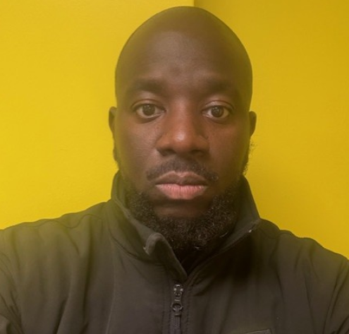 Deji - Store Manager