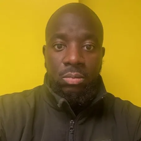 Deji - Store Manager